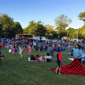 Free outdoor summer concert in New Jersey park